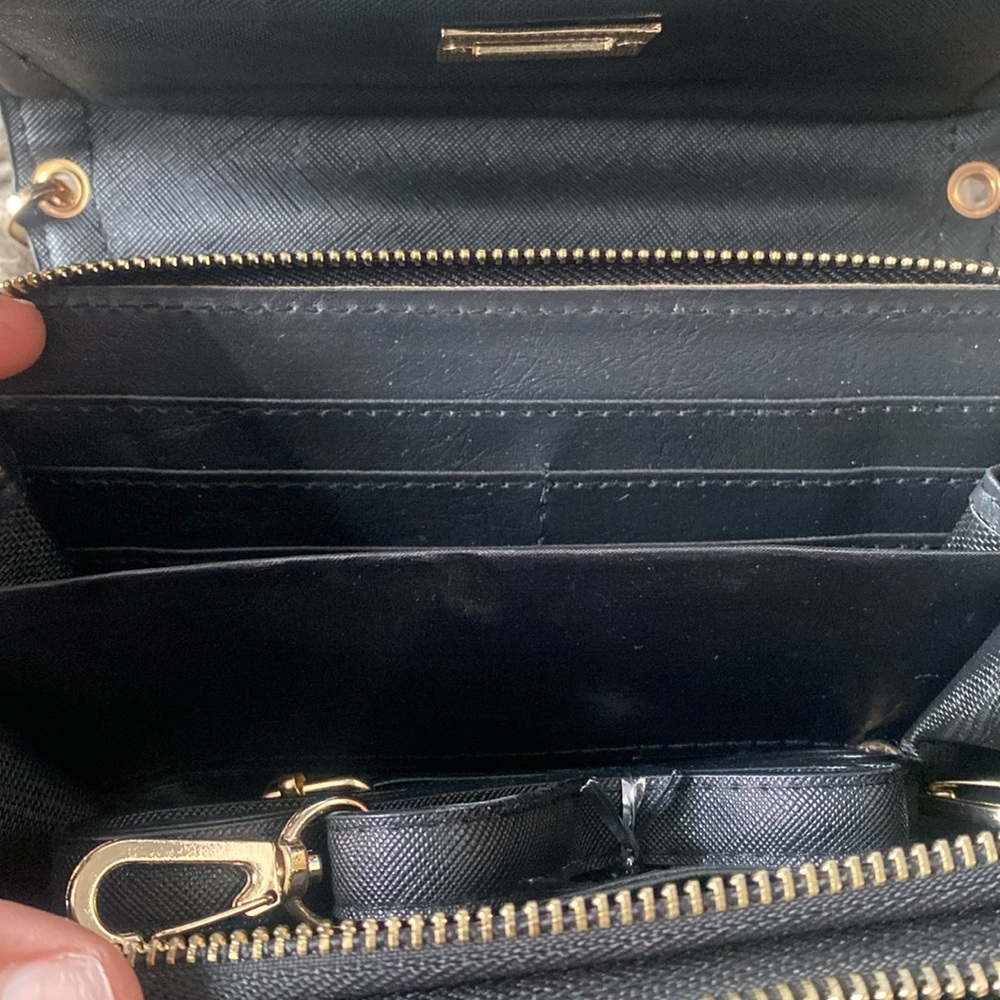 Black Twist Lock Wallet - Picture 4 of 7